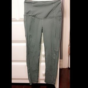 Victoria Secret Green Knockout Capri Leggings